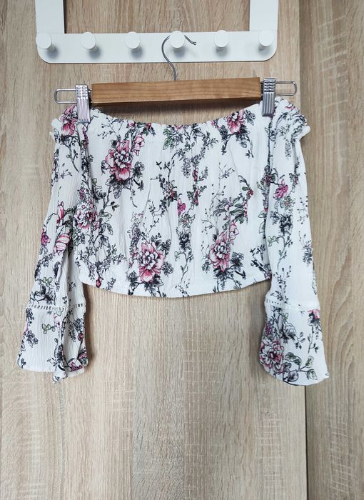 Bawełniana bluzka hiszpanka biała w kwiaty