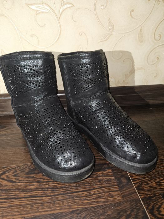 Женские угги в хорошем состоянии