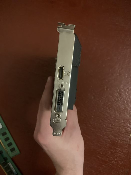 Продам Gigabyte GT 1030 1GB GDDR5