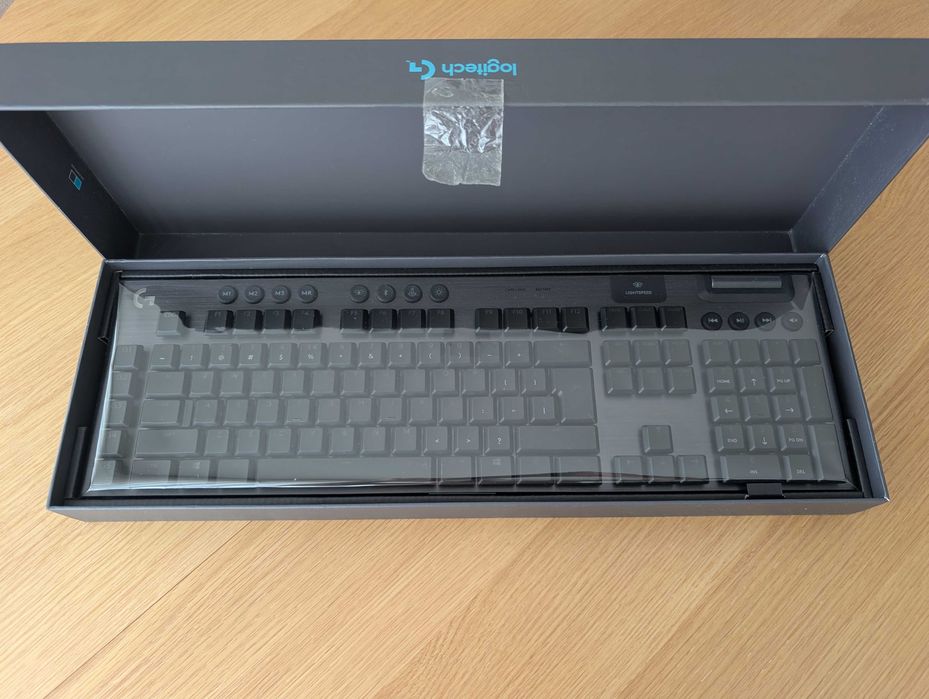 Teclado Mecânico Logitech G915 Sem Fios - GL Tactile, na Caixa