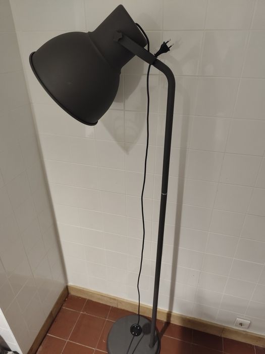 Candeeiro de Pé cinzento