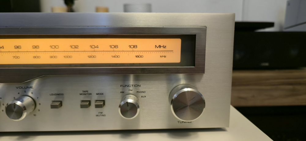 Rotel RX 303 amplituner/radio