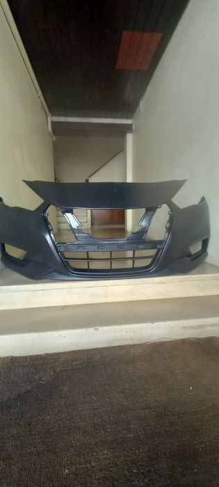 Para choque Nissan 2019