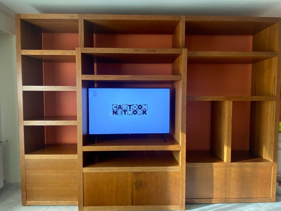 Estante móvel TV de sala em madeira carvalho mel