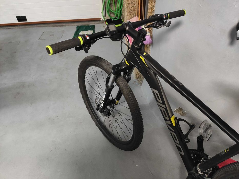 Bicicleta BTT Eleven Elite R29