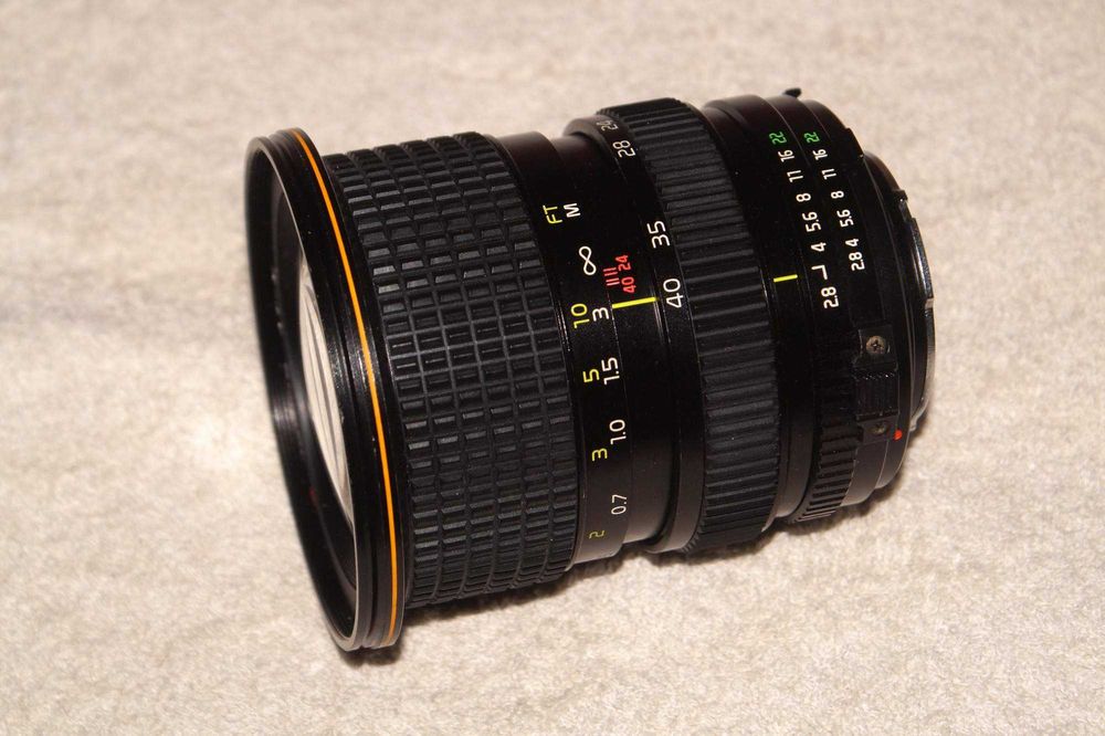 Tokina 24-40 f/2.8 для Minolta MD 28
