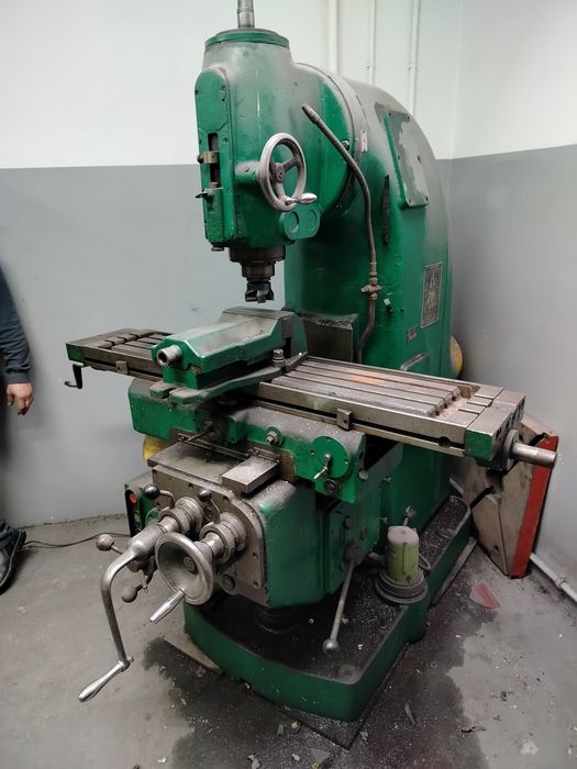 Frezarka uniwersalna do metalu | Stół 1250 × 270 mm | 380 V | Imadło
