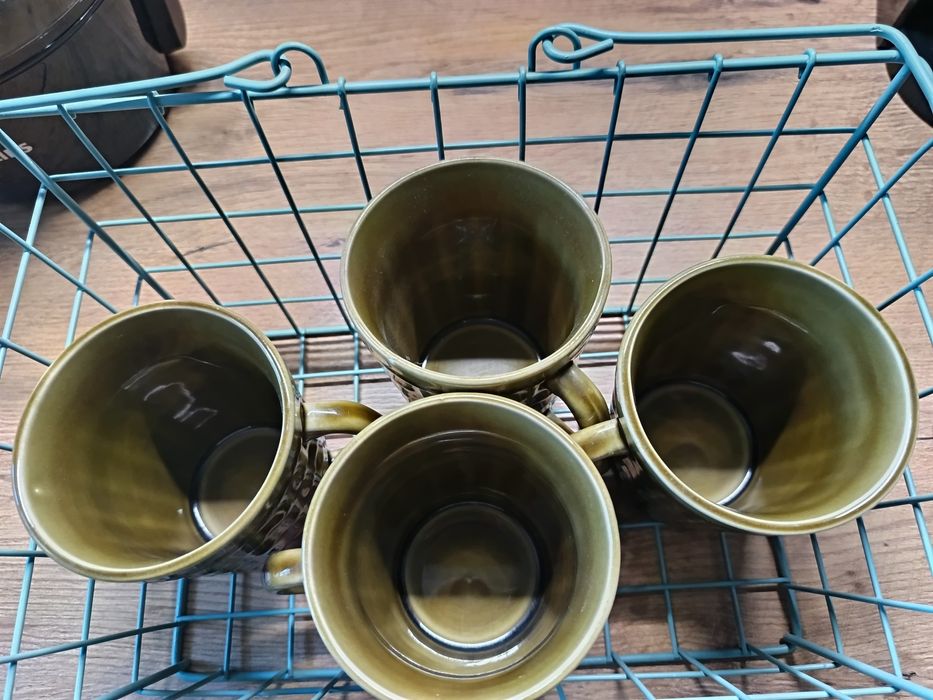 Kubek zielono - oliwkowy z Pruszkowa