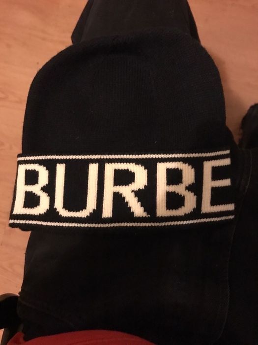 gorro burberry em muito bom estado