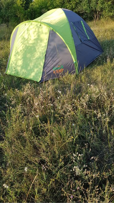 Трехместная двухслойная палатка с тамбуром Green Camp