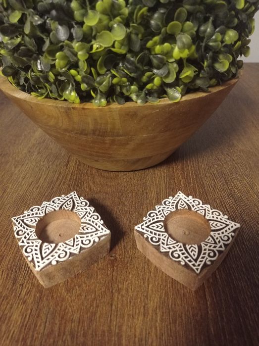 2 drewniane świeczniki