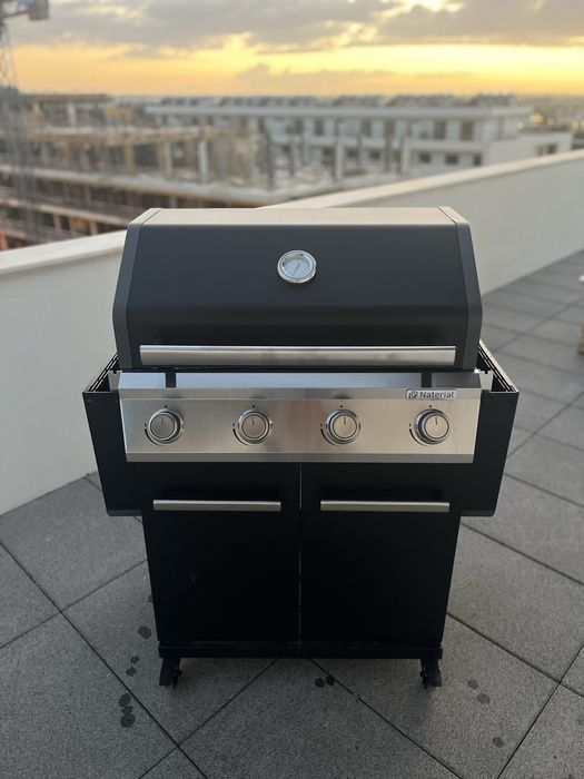 Barbecue a gas com 4 queimadores