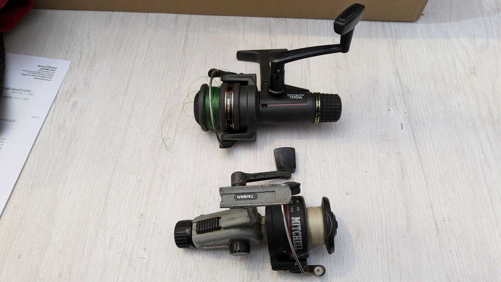 chumbeiras e canas de pesca + barbatanas + carrinhos + o colos