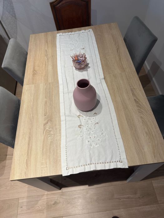 Mesa de Jantar barcelona + 4 cadeiras isabelinho cinzentas