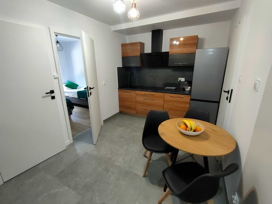 Nocleg, pokój prywatny, apartament, z KLIMATYZACJĄ  okolice Zoo I Hali