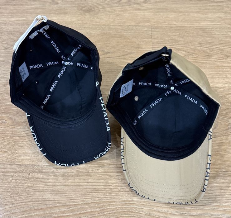 Кепка P беж чорна прада