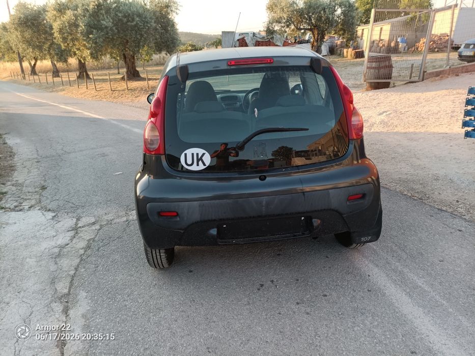 Peugeot 107 só peças,  primeiro modelo
