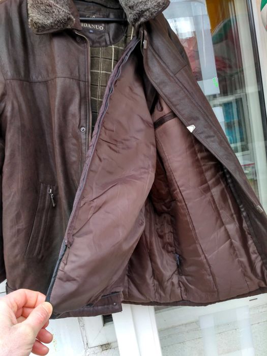 Продам тёплую, зимнюю, новую куртку.