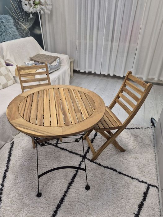 Стол со стульями деревянные