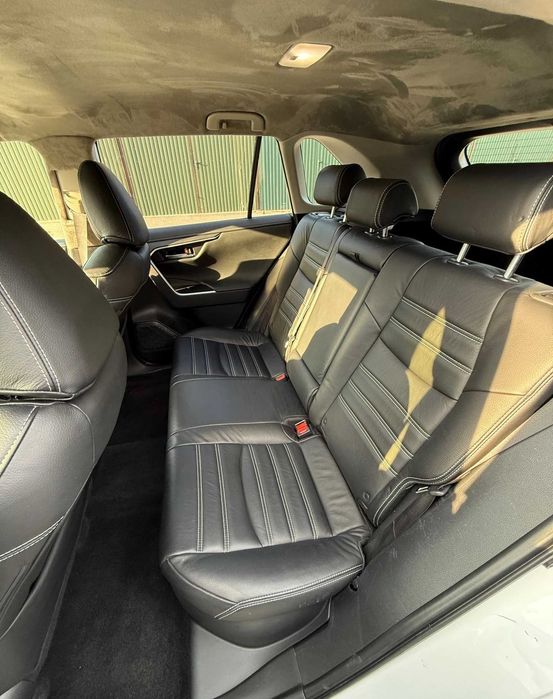 Продам автомобіль Toyota RAV4 2023 року