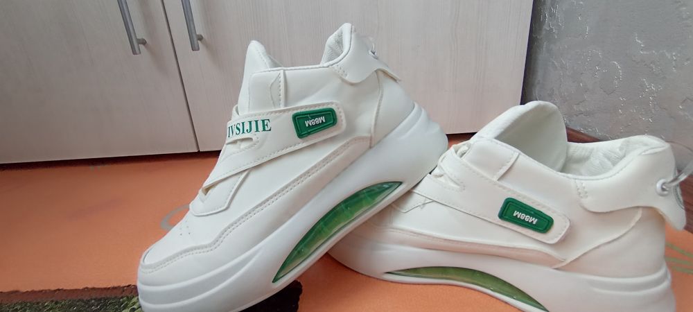 Кроссовки, кеды, ботинки осень -весна