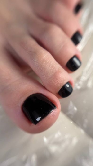 Наращивание, корекция ,педикюр.