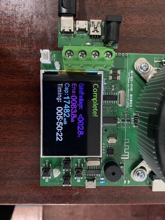 Безкоштовно збірка та тест повербанка