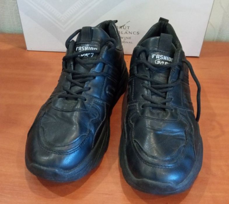 Продам женские оригнальные кроссовки Fashion.