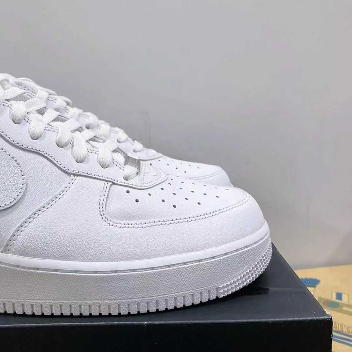 Nike Air Force 1 Supreme R. 40