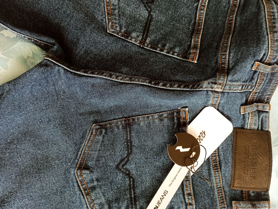 Мужские джинсы . Новые