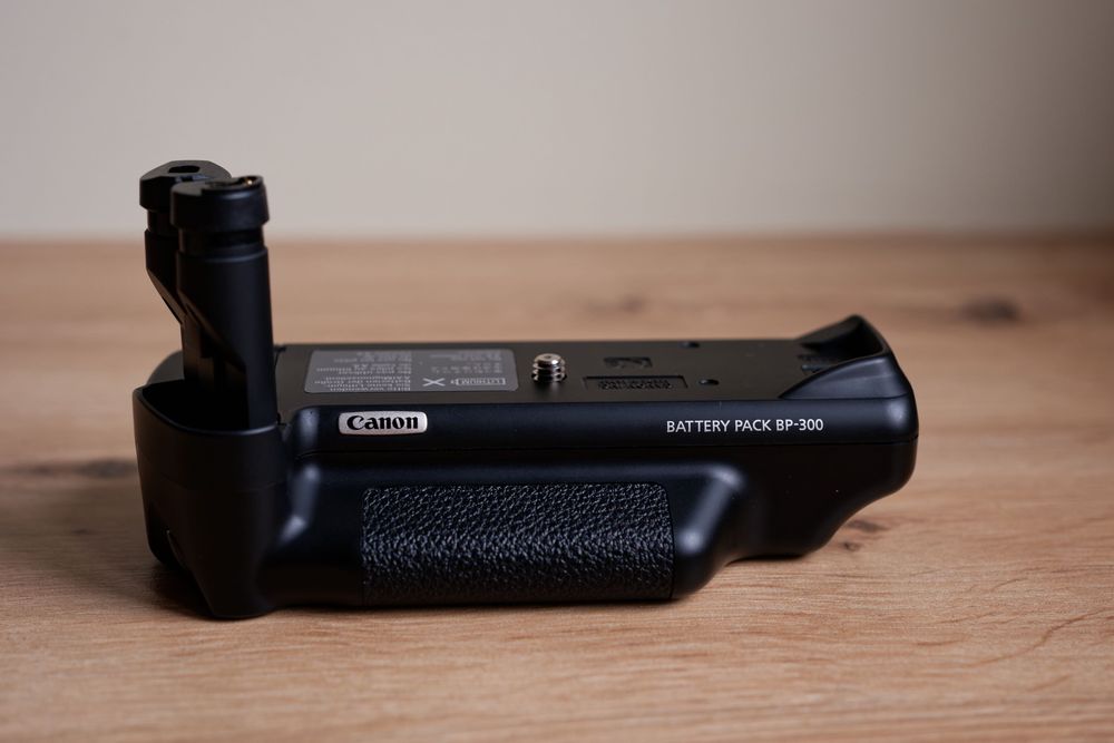 Aparat analogowy Canon EOS 30 + Grip