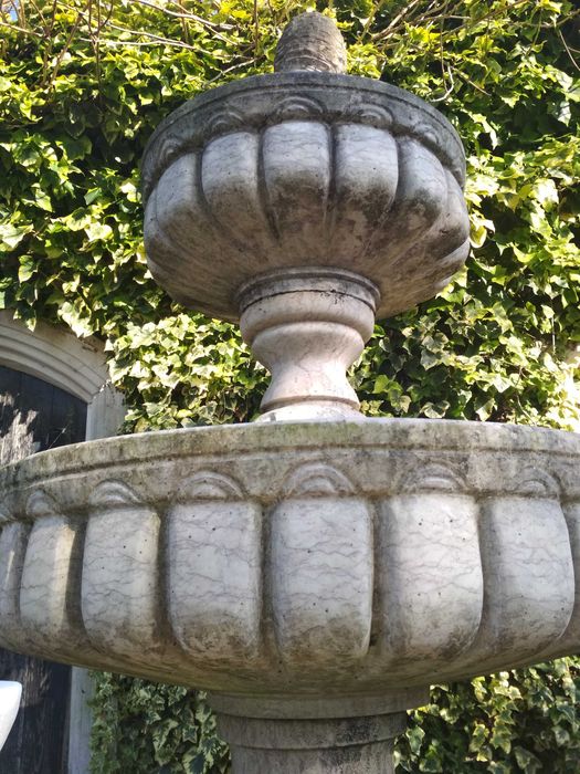 escultura em pedra- fontanário
