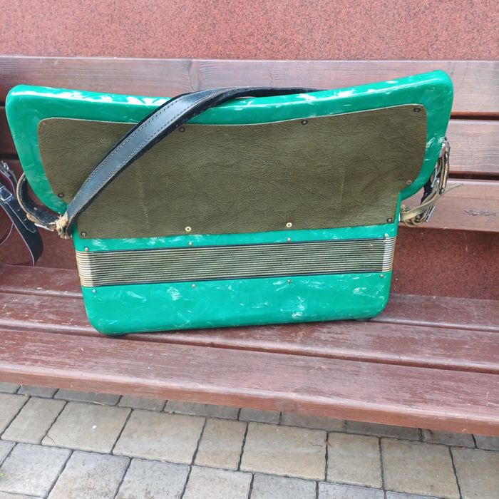 Akordeon charron freres la france 140 basow