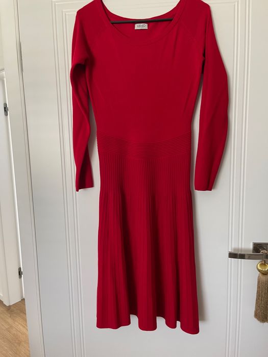 Czerwona sukienka z dzianiny marki Liu Jo
