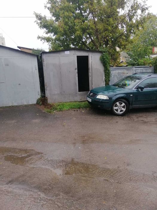 Металевий гараж, район ринку Урожай