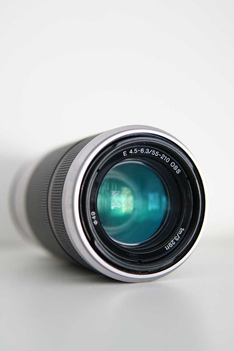 Sony E 55-210mm f/4.5-6.3 OSS