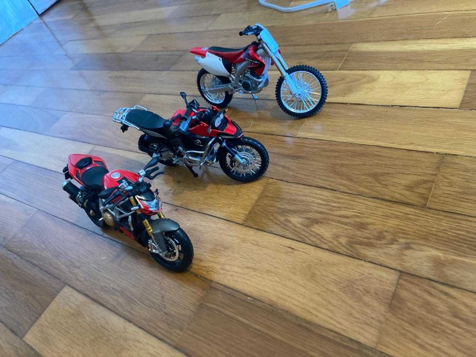 Lote 3 motas miniatura Maisto — Honda CRF, BMW GS e Ducati | modelos à escala