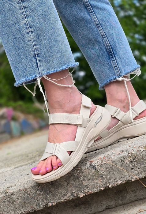 Жіночі сандалі Skechers GO Walk Arch Fit оригінал.