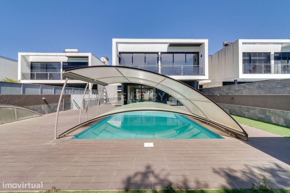 Moradia Premium T4 com Piscina, em  Azeitão