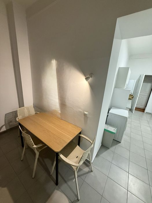 Quarto mobiliado para arrendar no centro de Lisboa