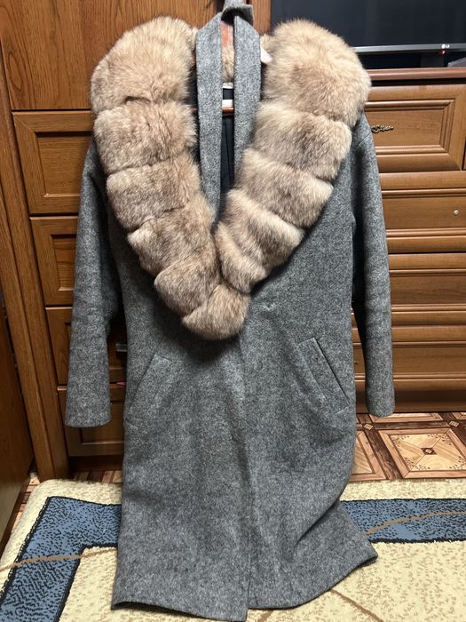 Кашемировое пальто с воротником из песца