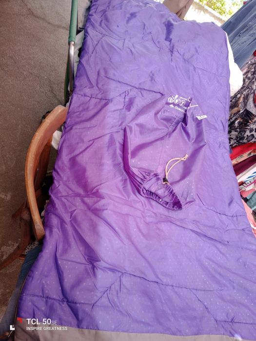 Saco cama da Quechua em bom estado usado só uma vez.