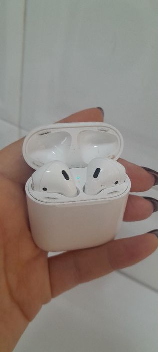 AIRPODS APPLE modelo A 1602