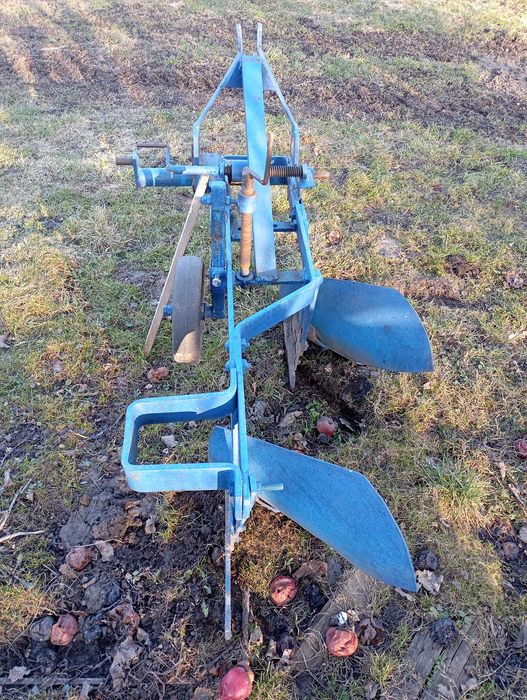 Плуг до трактора