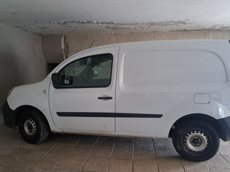 Vendo Renault Kangoo  viatura comercial a gasoleo de 2012 a co 1500cc