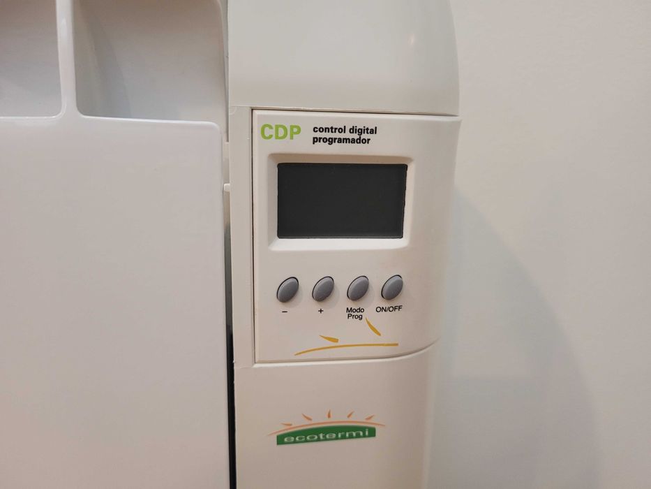 Radiadores elétricos de parede Ecotermi, como novos