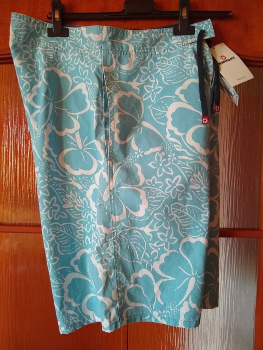 NOWE  Made in Italy  Męskie szorty plażowe, 64% Bawełna, M-L, 84 cm