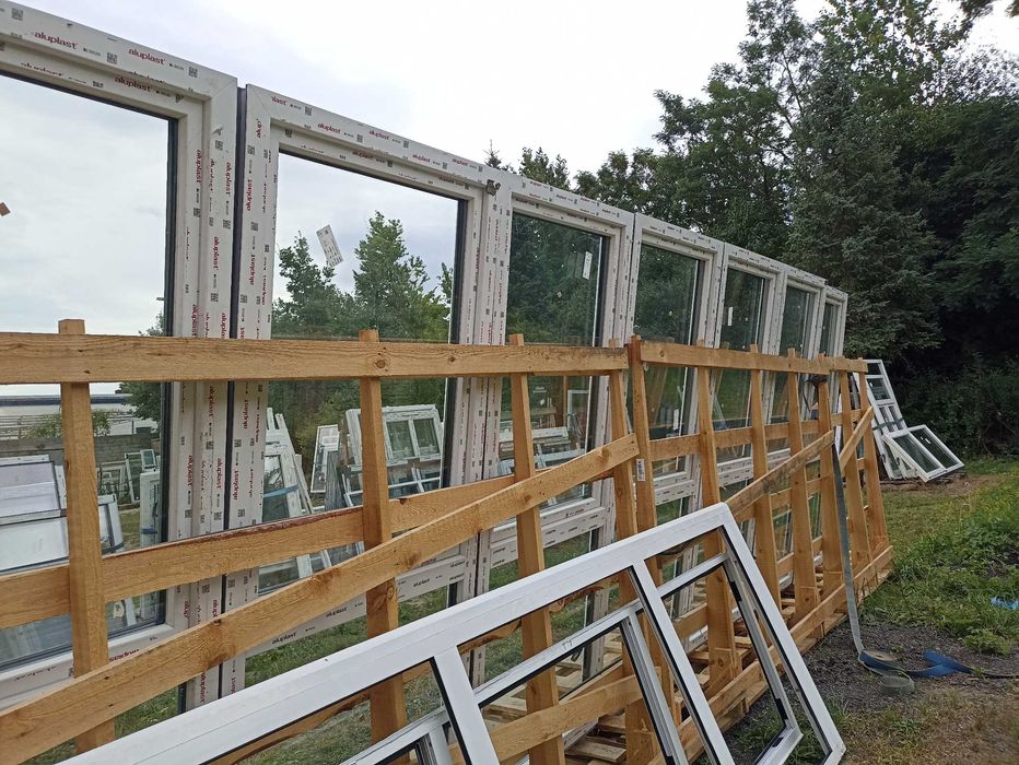 Okna pcv 100/240 trzy szybowe białe