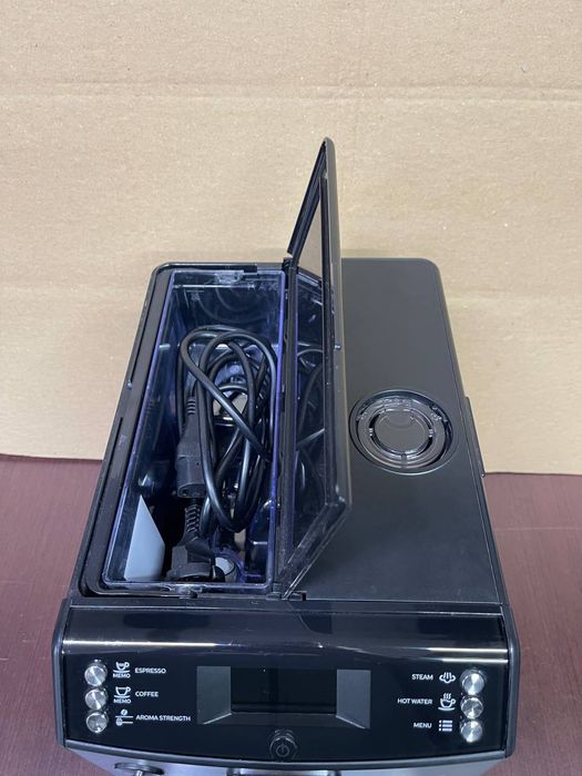 Кавомашина кавоварка Філіпс Philips EP3550 чорна