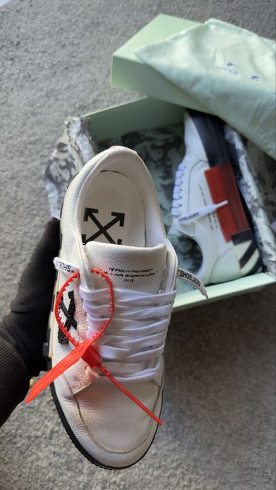 Off-White Low Vulcanized White/Black Leather tamanho 41